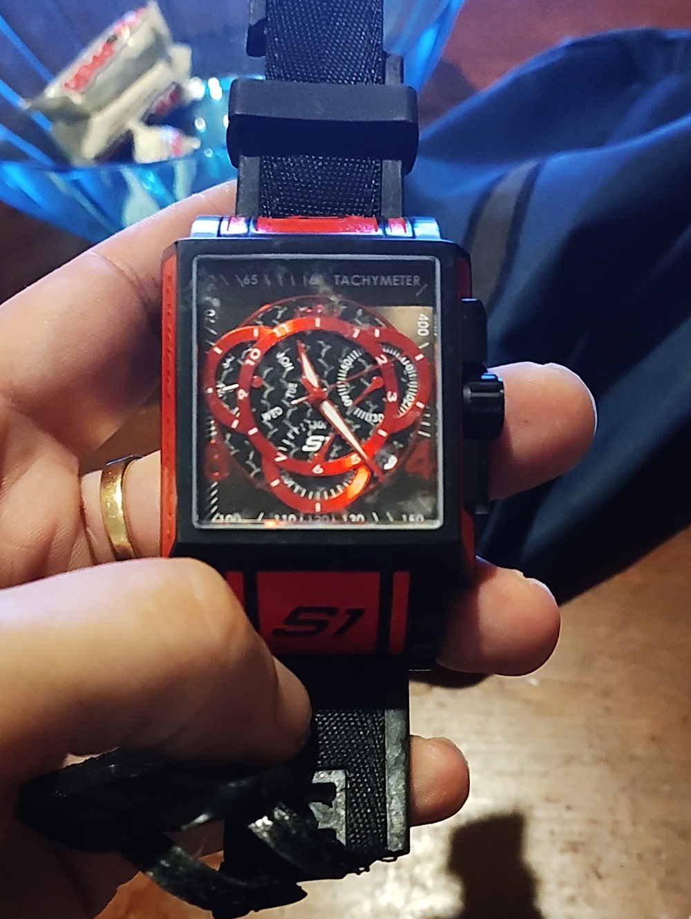 Red and Black Men's Tachymeter Sport Watch